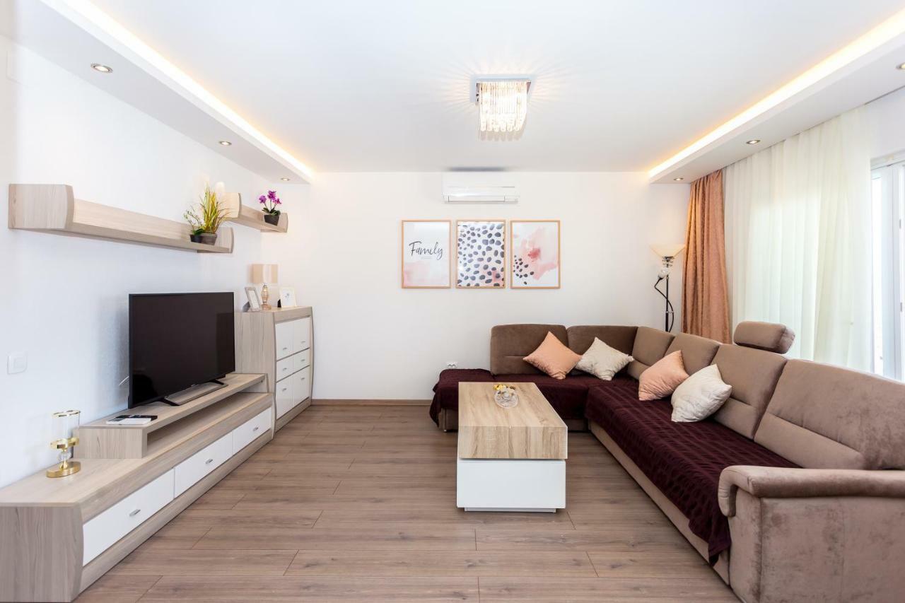 Apartments Iva Brstilo Omis Ngoại thất bức ảnh