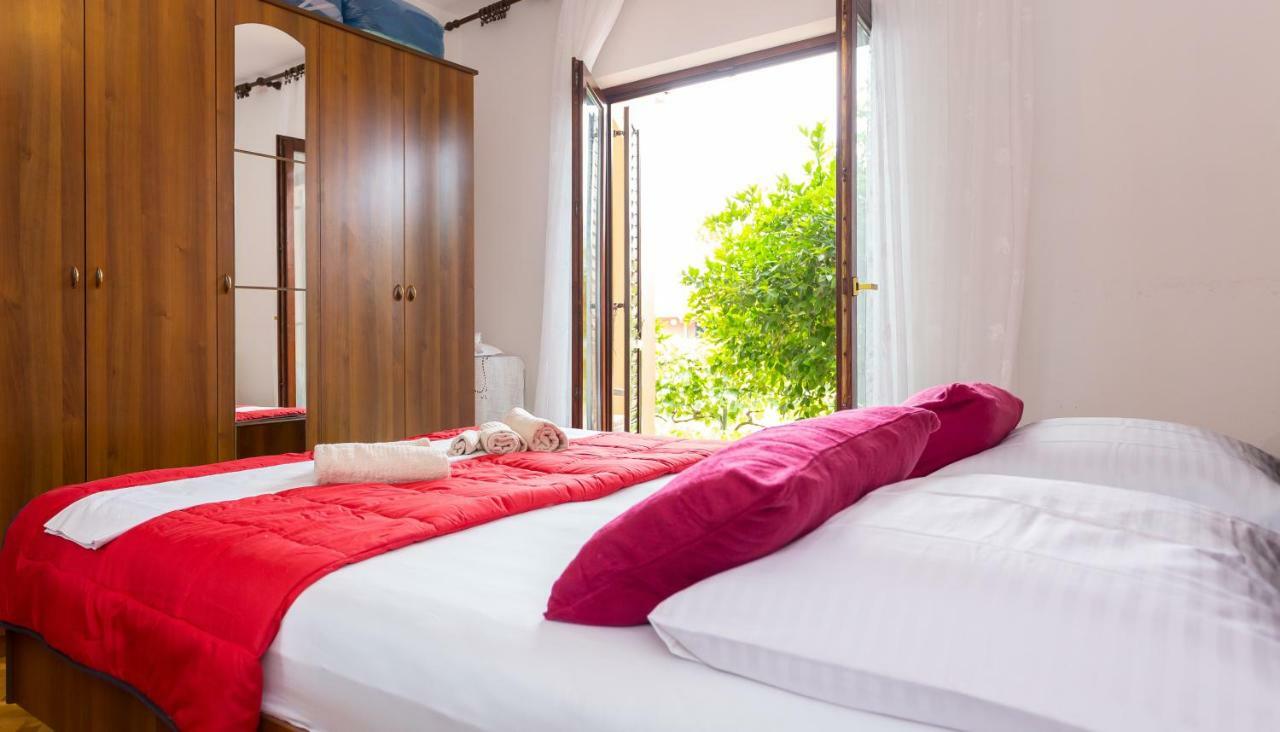 Apartments Iva Brstilo Omis Ngoại thất bức ảnh