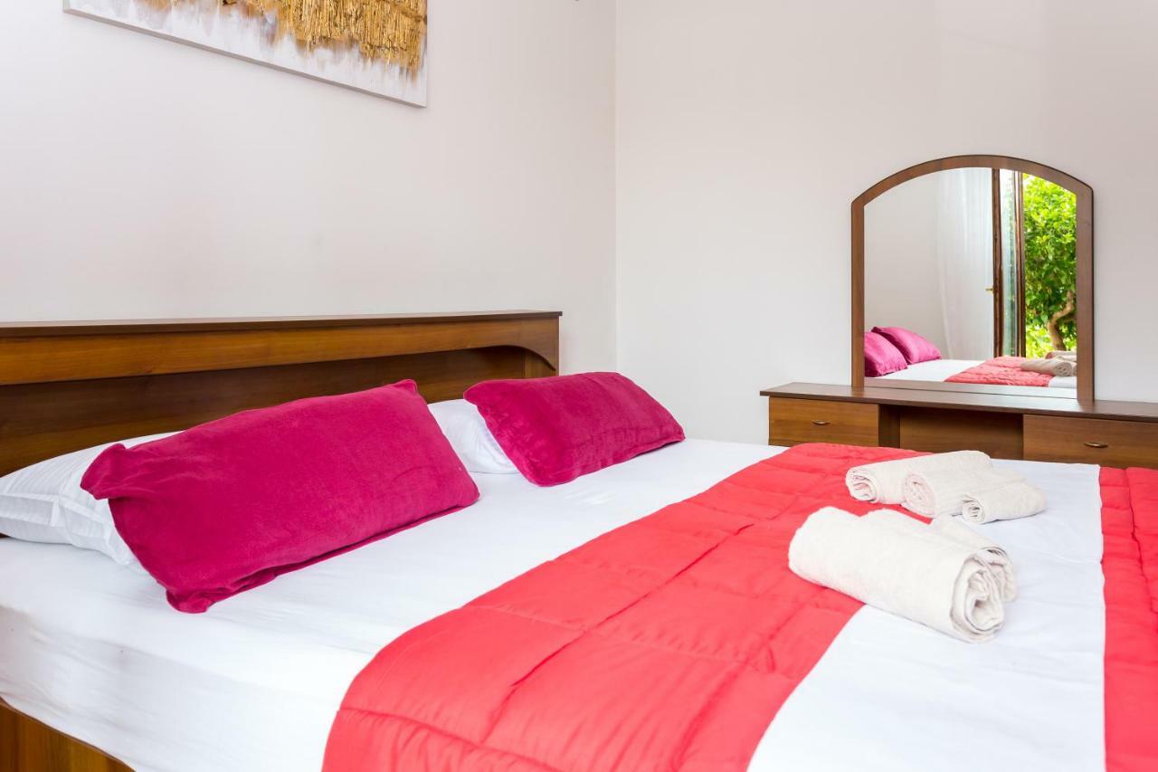 Apartments Iva Brstilo Omis Ngoại thất bức ảnh