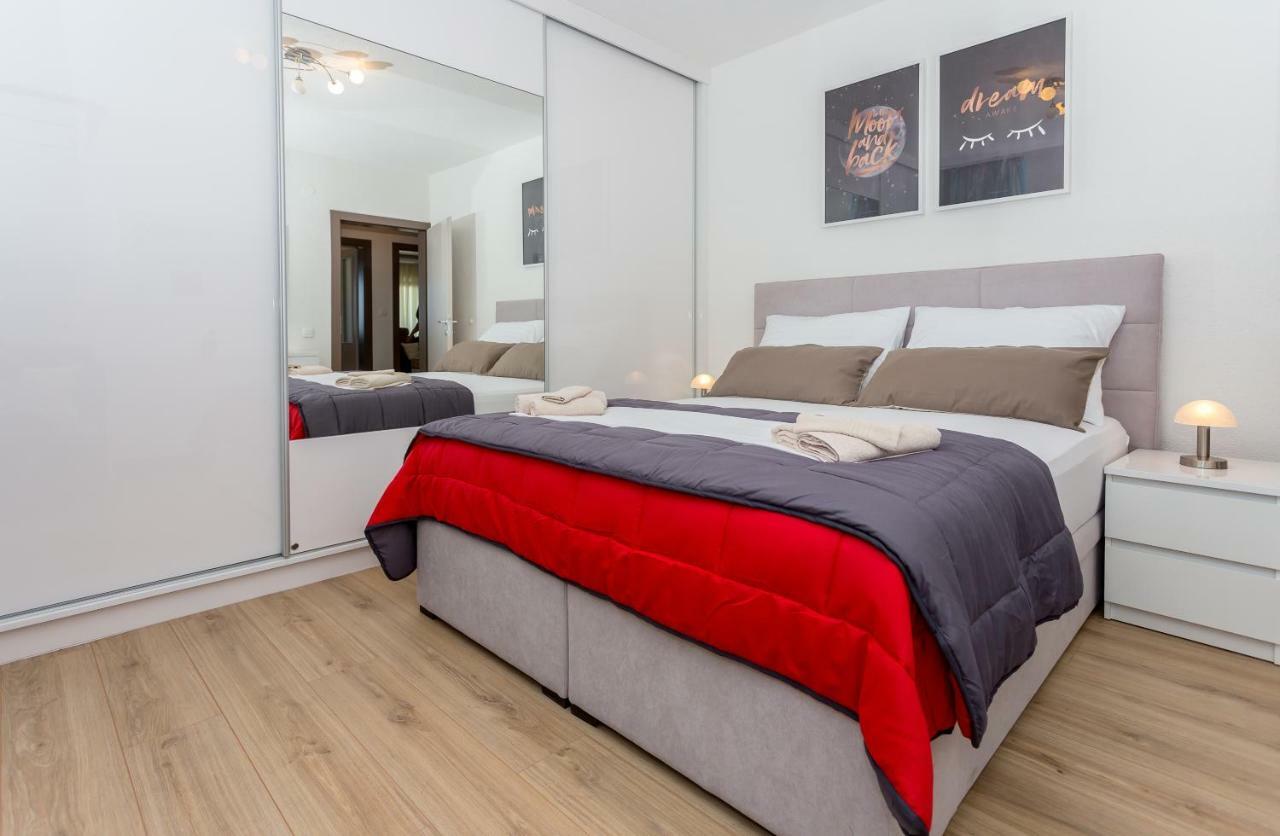 Apartments Iva Brstilo Omis Ngoại thất bức ảnh