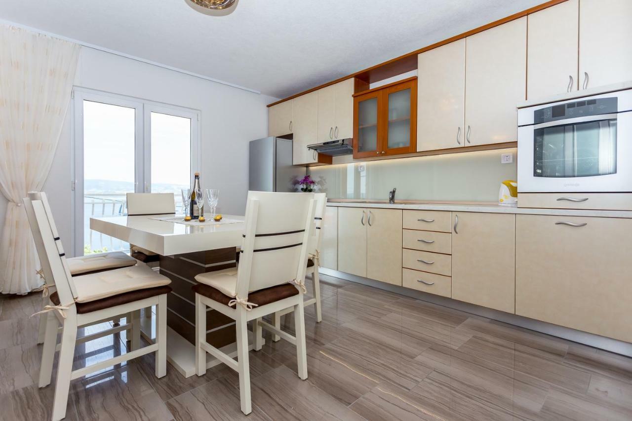 Apartments Iva Brstilo Omis Ngoại thất bức ảnh