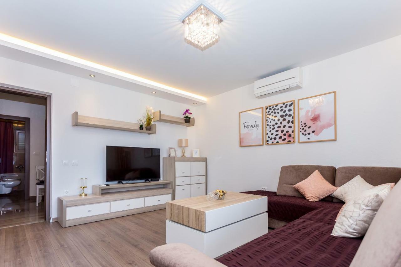 Apartments Iva Brstilo Omis Ngoại thất bức ảnh